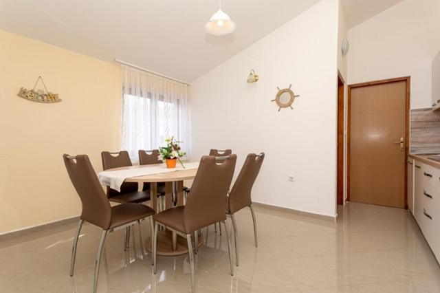 באסקה Apartments Marinko מראה חיצוני תמונה