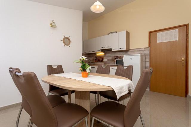 באסקה Apartments Marinko מראה חיצוני תמונה